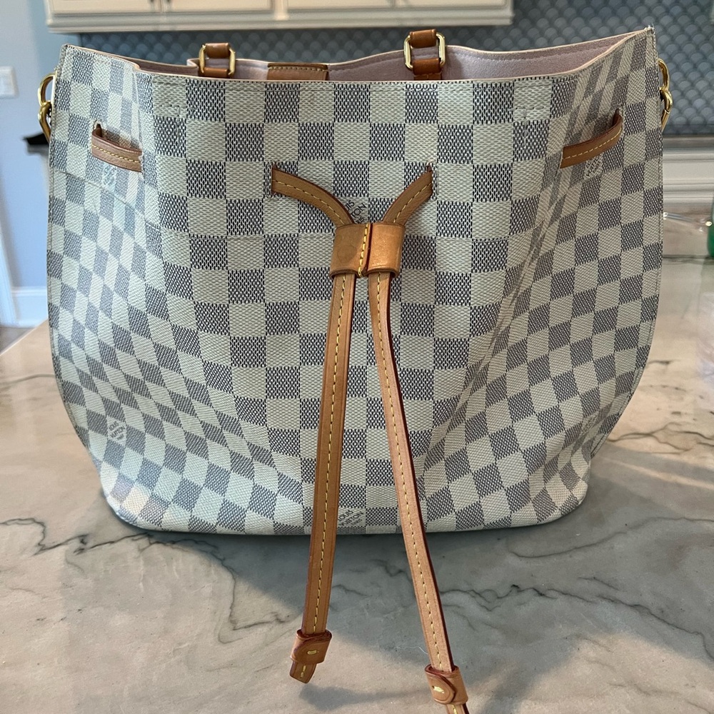 Louis Vuitton Girolata